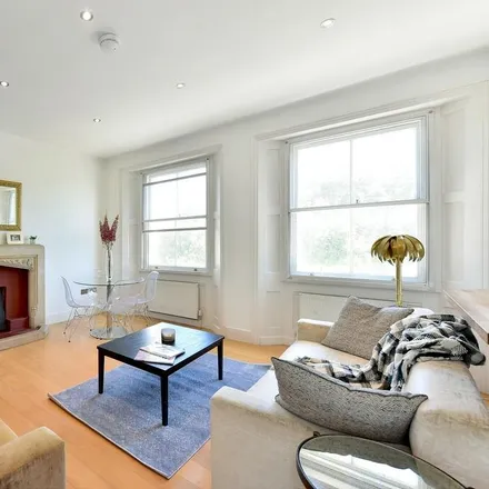 Rent this 3 bed apartment on 62 Queen's Gate in London, SW7 5QL
