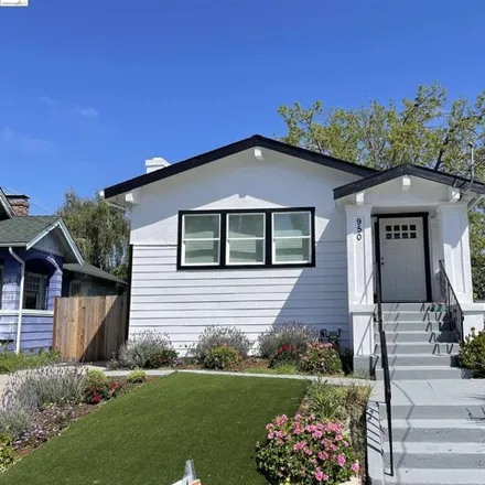 Buy this 2 bed house on 950 39th Street in Oakland, CA 94609