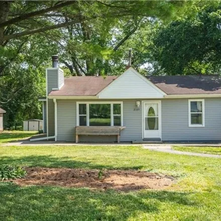 Buy this 3 bed house on 2105 E Leland Ave in Des Moines, Iowa