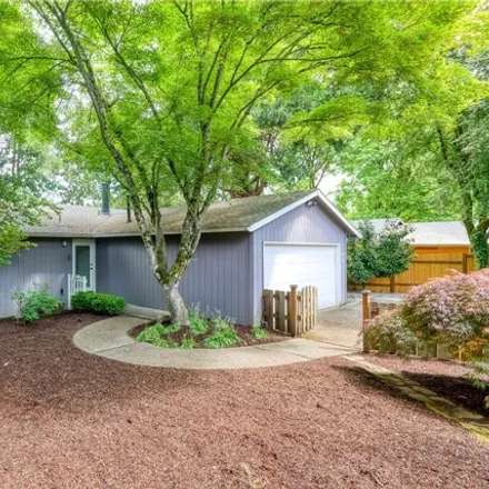 Buy this 3 bed house on 825 Oak Street in Lake Oswego, OR 97034