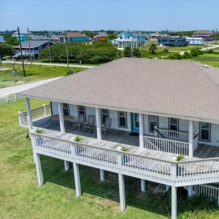 Image 1 - 958 Alberdie Drive, Galveston County, TX 77650, USA - House for sale