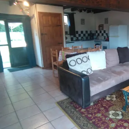 Rent this 3 bed house on 53250 Madré