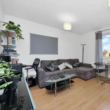 Image 2 - Vera Court, Grace Place, Bromley-by-Bow, London, E3 3DD, United Kingdom - Apartment for sale