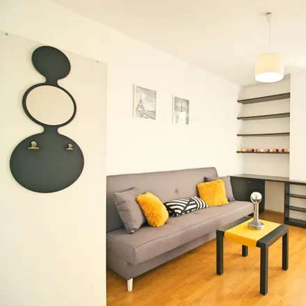 Rent this 6 bed room on Carrefour Express in Jana Pawła Woronicza 50, 02-640 Warsaw