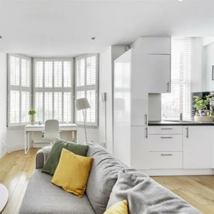 Buy this 1 bed apartment on 35 Plympton Road in London, NW6 7EH