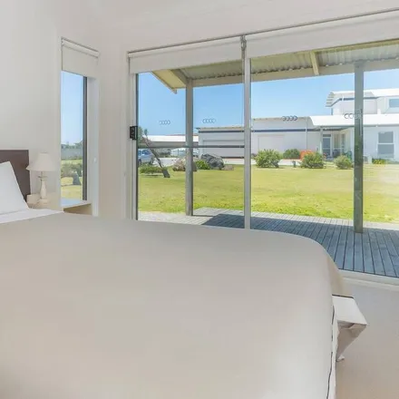 Rent this 1 bed townhouse on Port Fairy VIC 3284