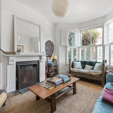 Image 2 - 12 Linden Avenue, Brondesbury Park, London, NW10 5QY, United Kingdom - Townhouse for rent