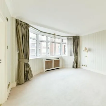 Image 5 - Melton Court, Onslow Crescent, London, SW7 3JP, United Kingdom - Apartment for sale