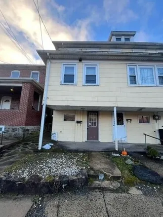 Rent this 2 bed house on 263 West Ridge Street in Nesquehoning, Carbon County