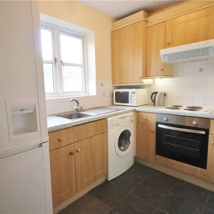 Image 3 - Hummer Road, Egham, TW20 9BP, United Kingdom - Apartment for rent