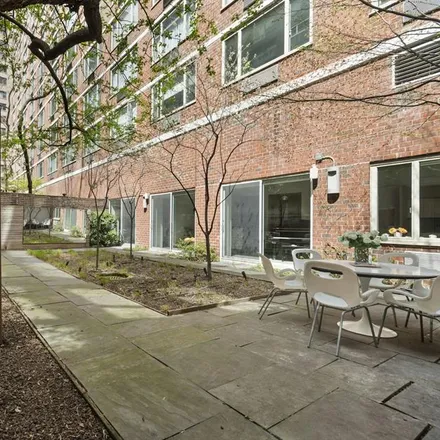 Image 4 - 130 WEST 67TH STREET 1AB in New York - Apartment for sale
