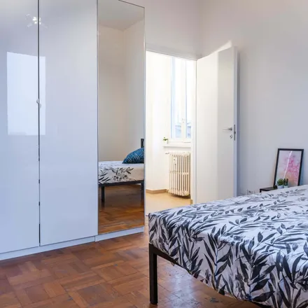 Rent this 4 bed room on Via Calatafimi in 12, 20136 Milan MI