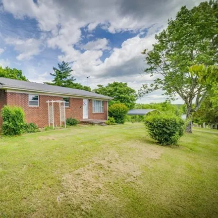 Image 2 - 2555 Fodderstack Mountain Loop, Greeneville, Tennessee, 37745 - House for sale