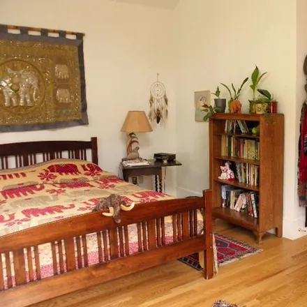 Rent this 4 bed house on Berkeley