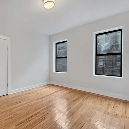 Rent this 3 bed apartment on 3265 Bainbridge Avenue in New York, NY 10467