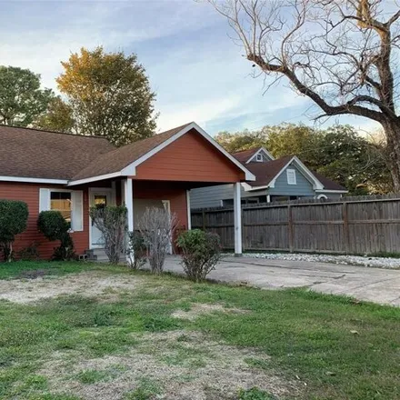 Buy this 4 bed house on 610 Munger Street in Pasadena, TX 77506