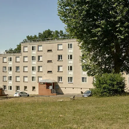 Rent this 3 bed apartment on 5 Place Lemonnier in 72500 Montval-sur-Loir, France