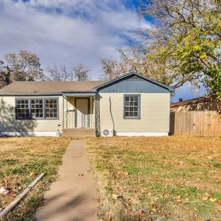 Rent this 2 bed house on 2334 33rd Street in Lubbock, TX 79411