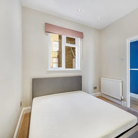 Image 8 - Castletown Road, London, W14 9EX, United Kingdom - Apartment for rent