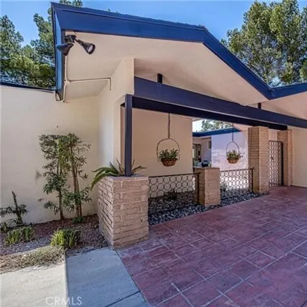 Image 2 - 4765 El Caballero Drive, Los Angeles, CA 91356, USA - House for sale