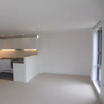 Rent this 2 bed apartment on Queensway in Redhill, RH1 1TY