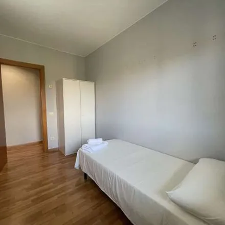Image 4 - Carrer del Tarragonès, 08940 Cornellà de Llobregat, Spain - Apartment for rent