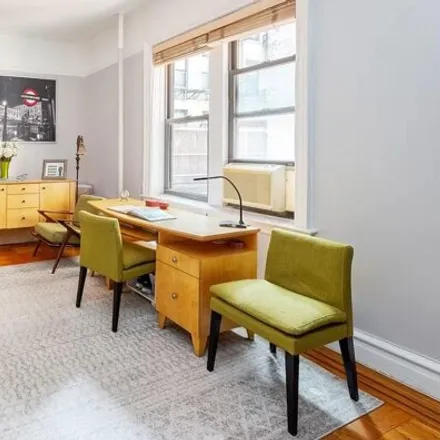 Image 2 - 181 East 93rd Street, New York, NY 10128, USA - Apartment for sale