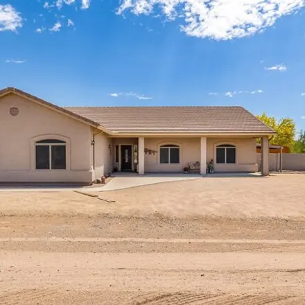 Buy this 4 bed house on 2075 West Lavitt Lane in Maricopa County, AZ 85086