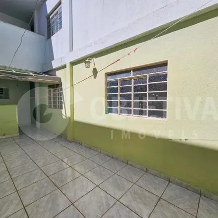 Rent this 3 bed apartment on Rua Nordau Gonçalves de Melo in Segismundo Pereira, Uberlândia - MG