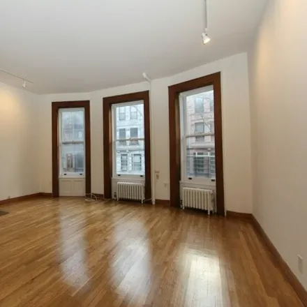 Rent this 3 bed condo on 125 West 88th Street in New York, NY 10024