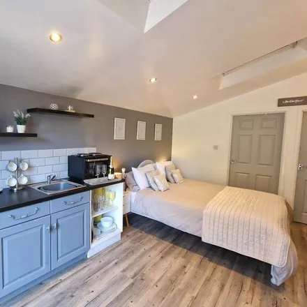 Rent this 1 bed apartment on Hampton Lovett in WR9 0LZ, United Kingdom
