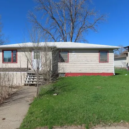 Buy this 3 bed house on 945 1st Avenue Northwest in Mandan, ND 58554