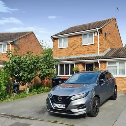 Buy this 4 bed house on Edrich Avenue in Milton Keynes, MK6 2QP