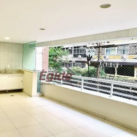 Rent this 4 bed apartment on Rua Oswaldo Cruz 35 in Icaraí, Niterói - RJ