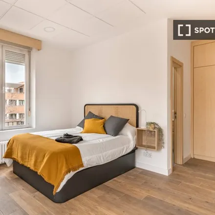 Rent this 15 bed room on Calle de Santiago Rusiñol in 28040 Madrid, Spain