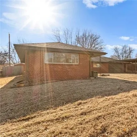 Image 2 - Southeast Frank Phillips Boulevard, Bartlesville, OK 74006, USA - House for sale