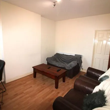 Rent this 2 bed apartment on Oakham Road in Loughborough Road, West Bridgford