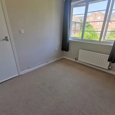 Image 1 - The Lawns, St Albans, AL3 4TF, United Kingdom - Apartment for rent