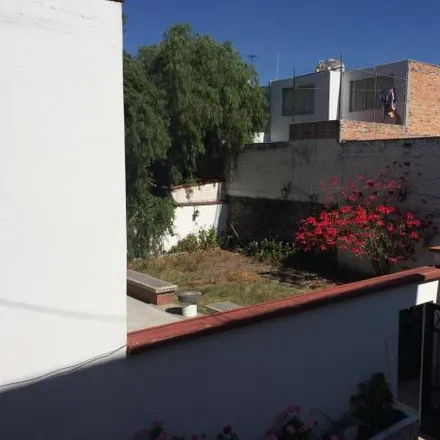 Buy this 1studio house on Calle Manuel Gutiérrez Nájera 43 in Delegación Centro Histórico, 76020 Querétaro