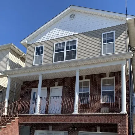 Rent this 3 bed house on 119 Oak Street in Port Johnson, Bayonne