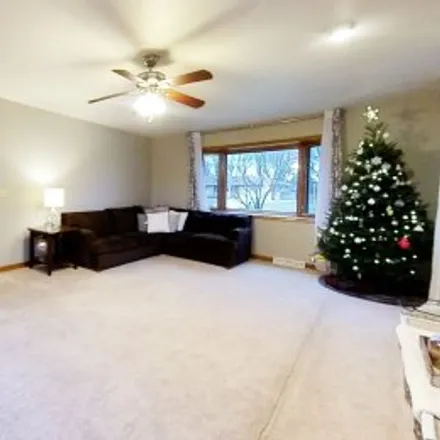Image 1 - n71w13191 Mary Dale Drive, Menomonee Falls - Apartment for sale