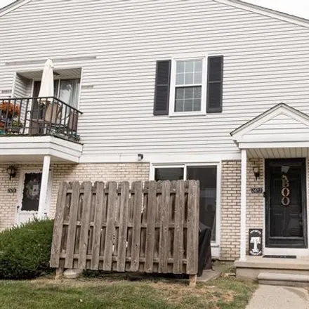 Buy this 2 bed condo on 24713 Meadow Lane in Harrison Township, MI 48045