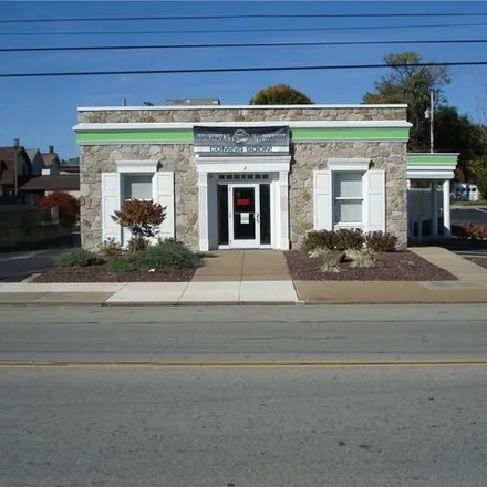 Rent this studio house on Huntington Bank in Adams Street, Rochester