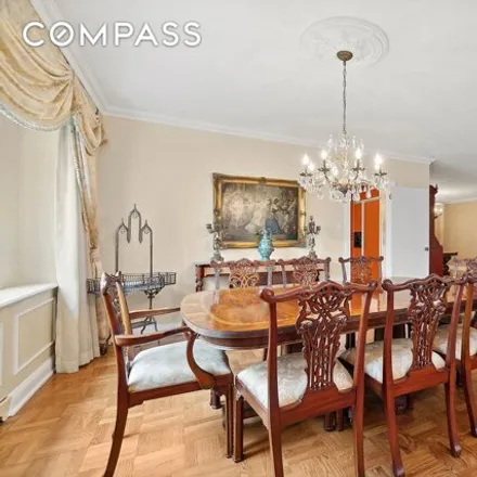 Image 1 - 164 East 68th Street, New York, NY 10065, USA - Apartment for sale