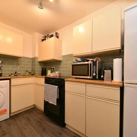 Image 2 - Budgens, Bradman Way, Stevenage, SG1 5RE, United Kingdom - Apartment for rent