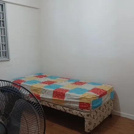 Rent this 1 bed room on 32 Telok Blangah Rise in Singapore 098915, Singapore