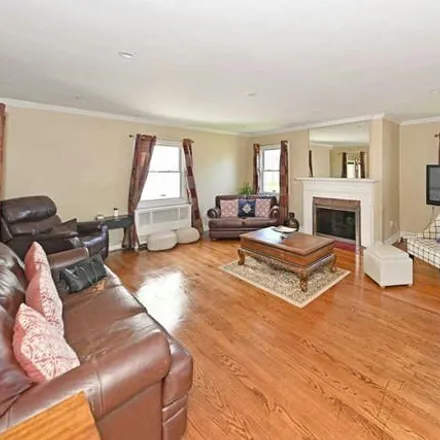 Image 7 - 87 Sinniger Place, Maywood, Bergen County, NJ 07607, USA - House for sale