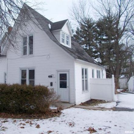 Rent this 3 bed house on 976 Walnut Street in Carthage, IL 62321