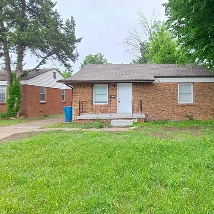 Rent this 3 bed house on SecurCare Self Storage in West Myrtle Drive, Midwest City