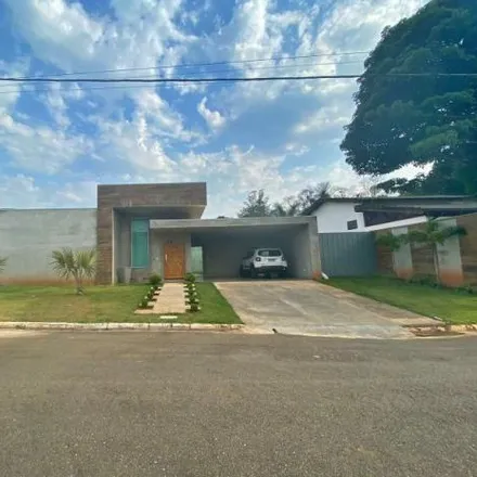 Buy this 3 bed house on Avenida Brasil in Centro, Extrema - MG